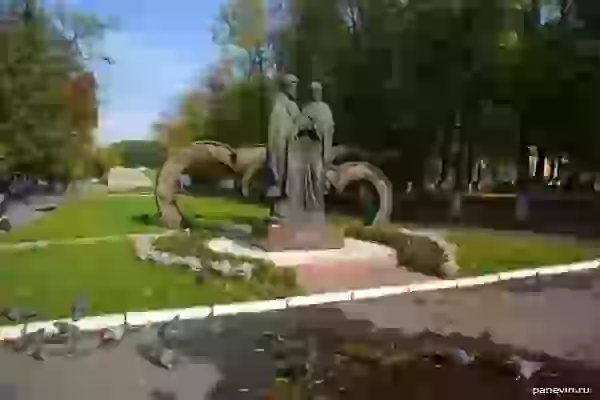 Памятник Петру и Февронии фото - Ярославль