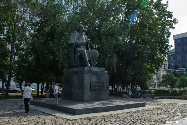 Monument to Saltykov-Shchedrin