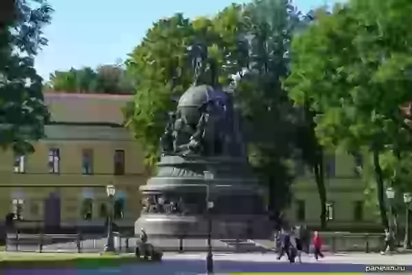 Monument to the «Millennium of Russia» photo - Novgorod kremlin