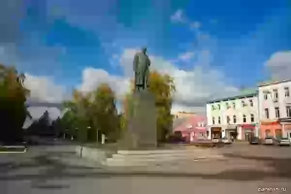 Monument to V. I. Lenin photo - Vologda