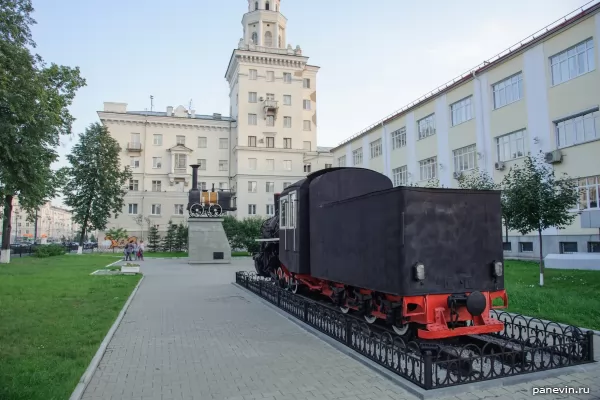 Locomotive monument Kch4-328 and a monument to the first Russian steam train of the Cherepanov brothers