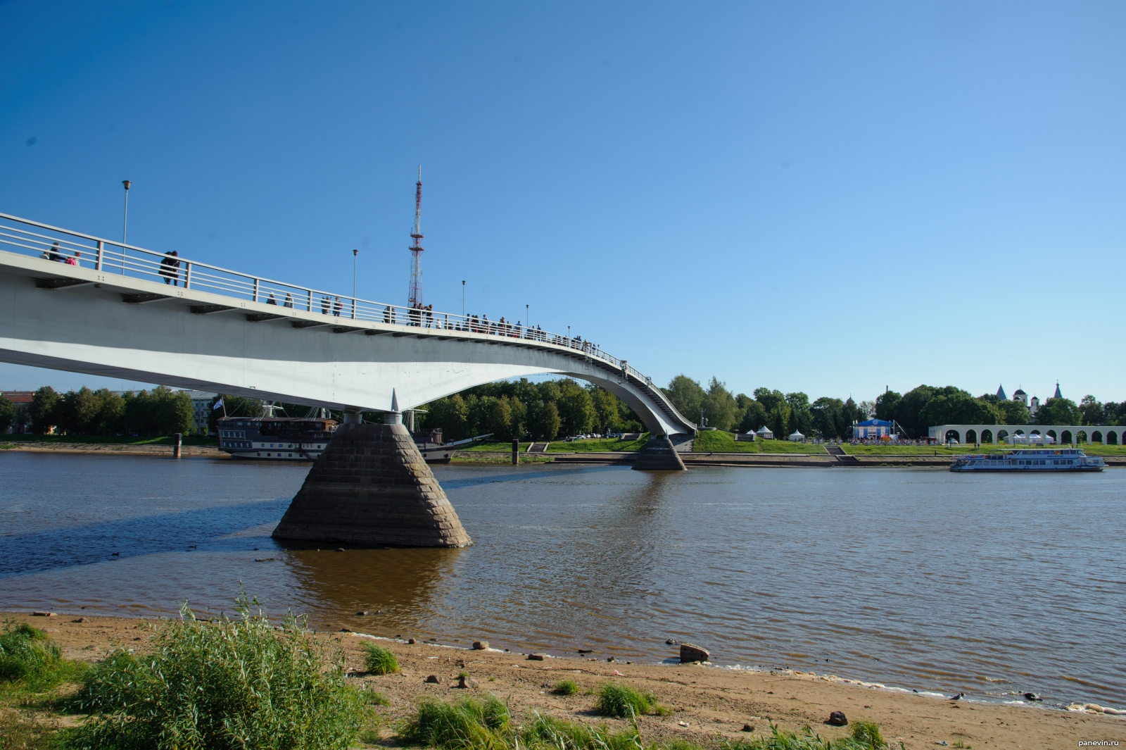 Горбатый мост Великий Новгород пешеходный