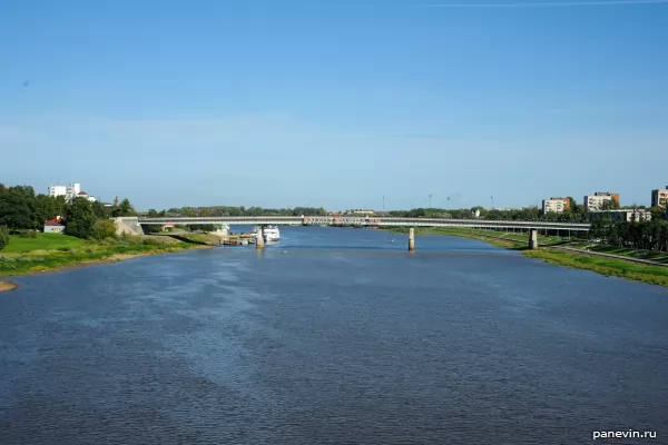 Река Волхов и мост Александра Невского