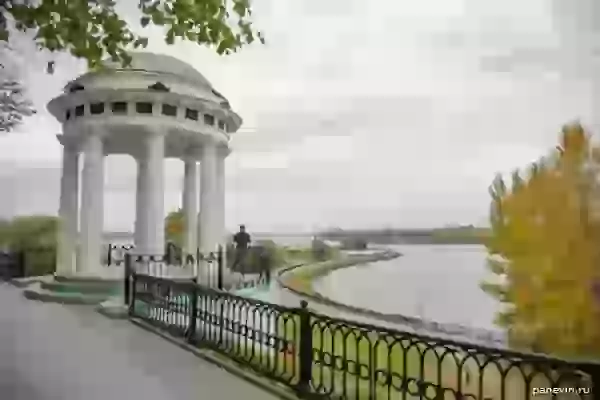 Rotunda on the Spit photo - Yaroslavl