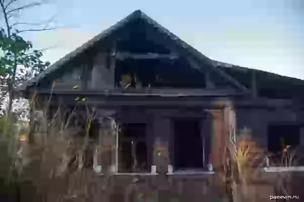 Сгоревший дом фото - Суздаль