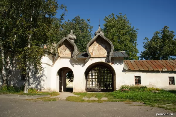 Holy Gate Znamensky Monastery