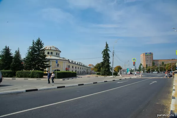 Площадь Ленина, Торговые ряды