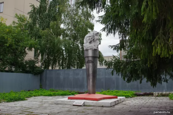 Bust F.E. Dzerzhinsky