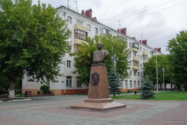 Bust of M.S. Shumilov