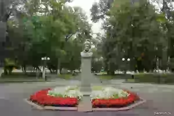 Bust of Pushkin photo - Penza