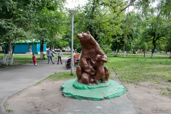 Декоративная композиция «Медведи»