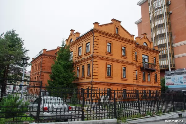 Apartment building V.V. Petrenko