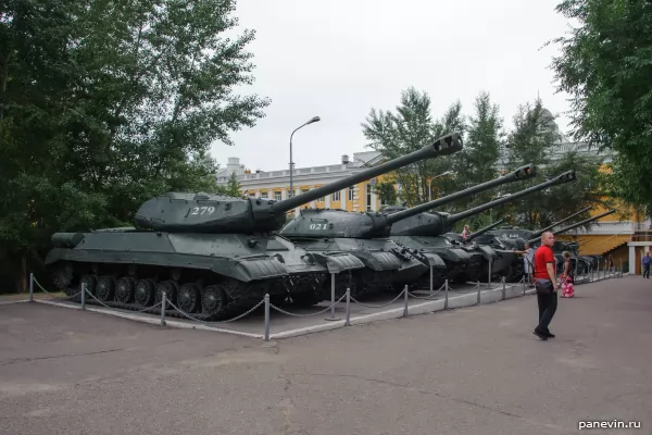 Экспозиция военной техники