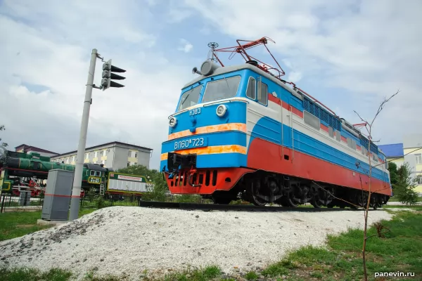 Electric locomotive monument VL60K-723