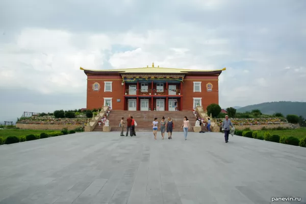 The main temple-dugan of datsan Rinpoche-Bagsha