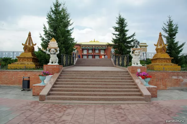 The main temple of datsan Rinpoche-Bagsh