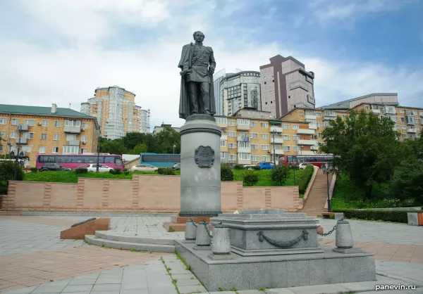 Grave of the Governor-General of Eastern Siberia Count N. N. Muravyov-Amursky photo - Vladivostok
