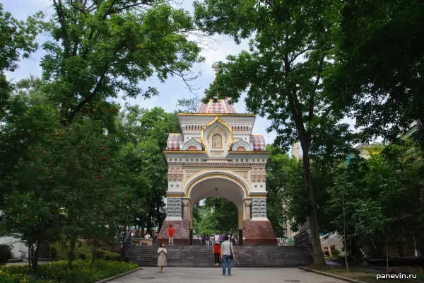 Николаевские Триумфальные ворота
