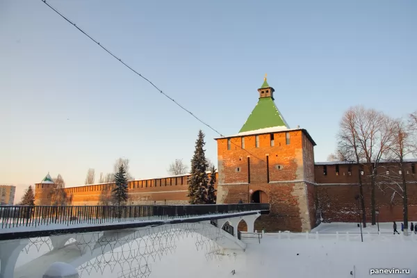 Nikolskaya and Koromyslova towers