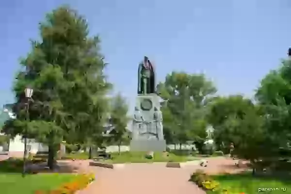 Памятник адмиралу Александру Колчаку фото - Иркутск