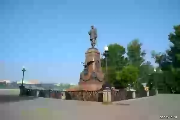 Памятник Александру III фото - Иркутск