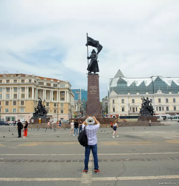 Памятник борцам за власть Советов фото - Владивосток