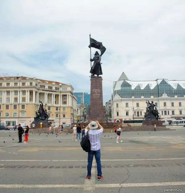 Monument to the fighters for power of the Soviets photo - Vladivostok