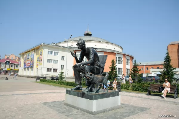 Памятник Гайдаю