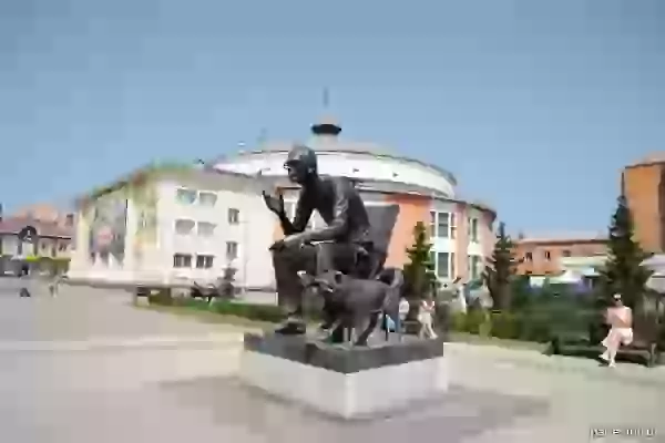 Памятник Гайдаю фото - Иркутск