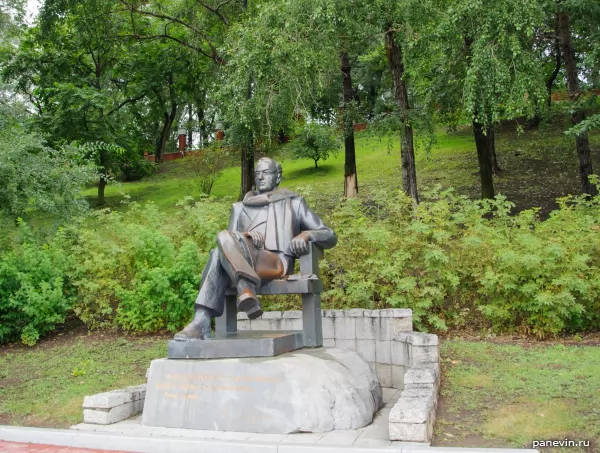 Памятник Н. П. Задорнову