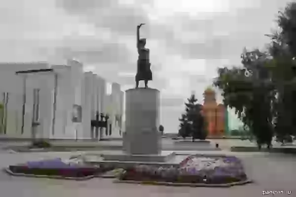Памятник Наташе Аргентовской фото - Курган