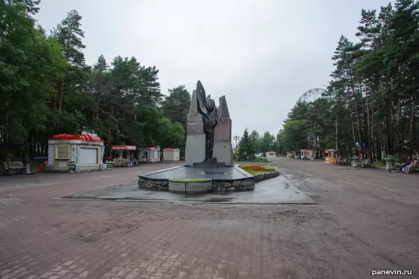 Памятник погибшим в локальных войнах «Чёрный тюльпан»