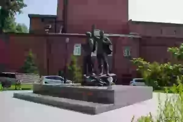 Monument to firefighters and rescuers photo - Irkutsk