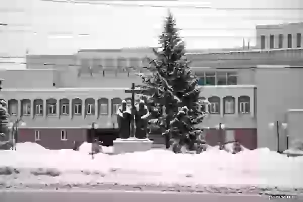 Monument to st. Peter and Fevronia photo - Bryansk