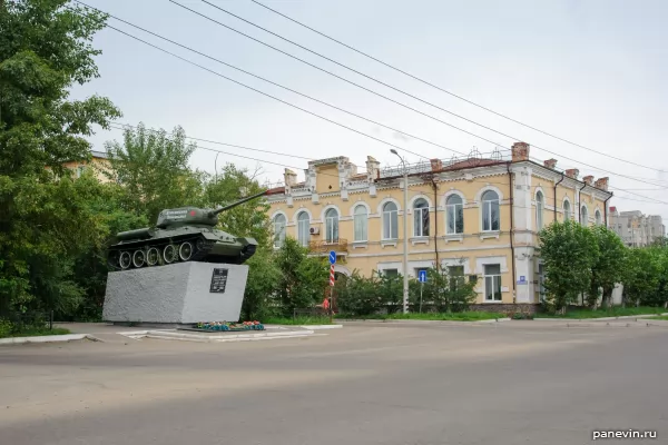 Памятник воинам танковой колонны «Комсомолец Забайкалья»