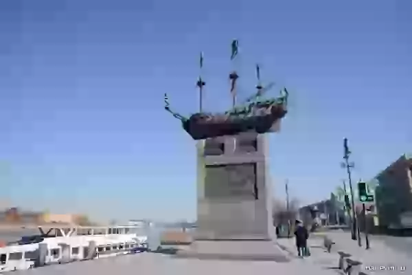 Памятный знак первому линейному кораблю «Полтава» фото - Санкт-Петербург, спб