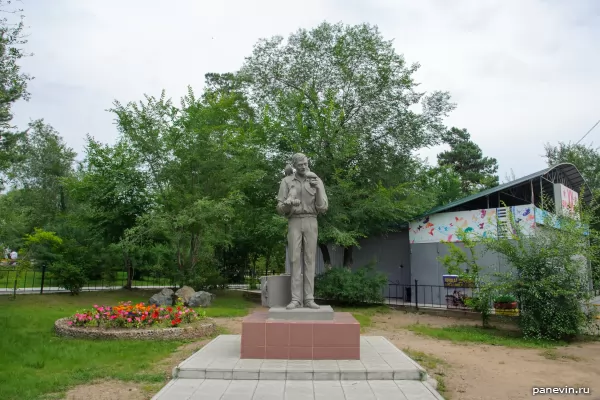 Sculpture "Yoshkin cat"