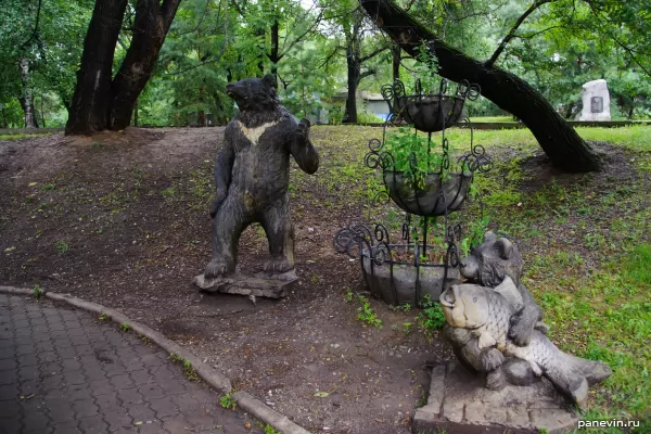 Скульптура «Медведи»