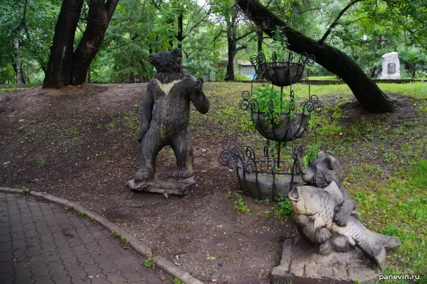 Sculpture "Bears"