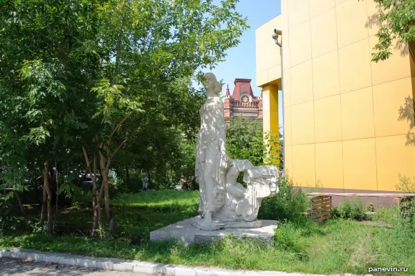 Скульптура «Муза»