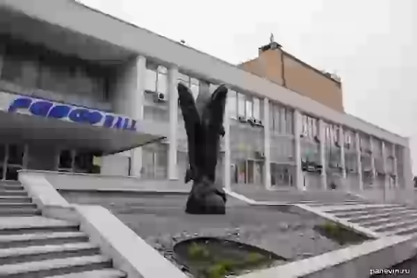 Скульптура «Три кита» фото - Владивосток