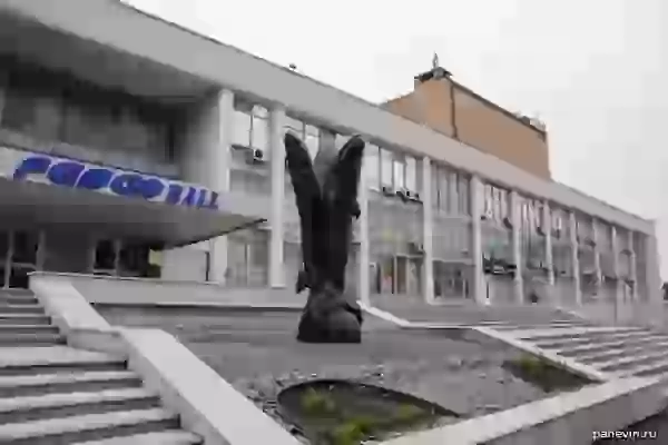 Sculpture Three whale photo - Vladivostok