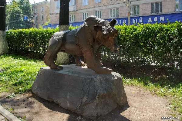 Скульптуры по Комсомольскому проспекту