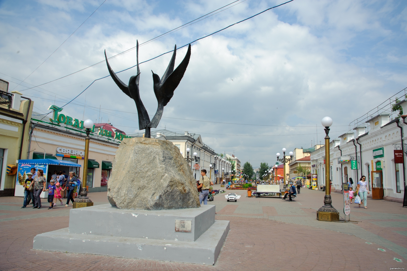 Улан-Удэ. Скульптура «две Чайки – крачки»