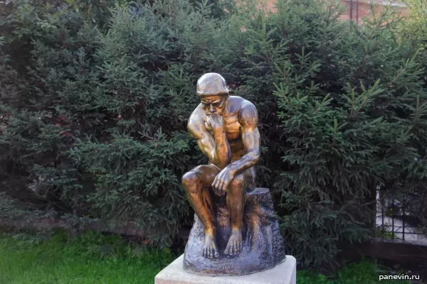 The sculpture "The Thinker"