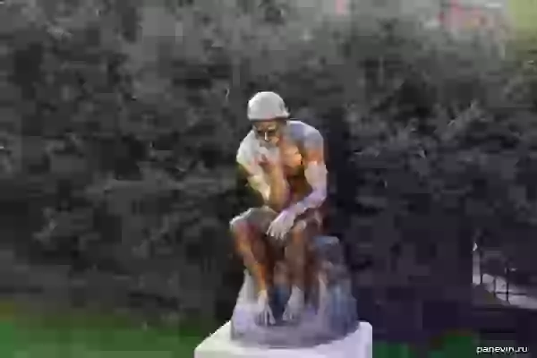 he Thinker sculpture