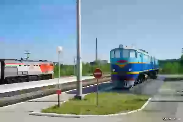 Diesel locomotive-monument TEZ-6034 photo - Railway transportation