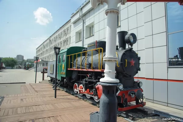 Narrow-gauge steam engine monument PT-4 19-79