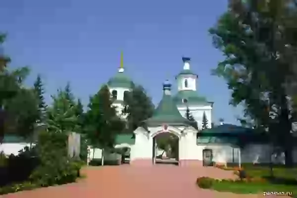 he Gates of the Znamensky Monastery