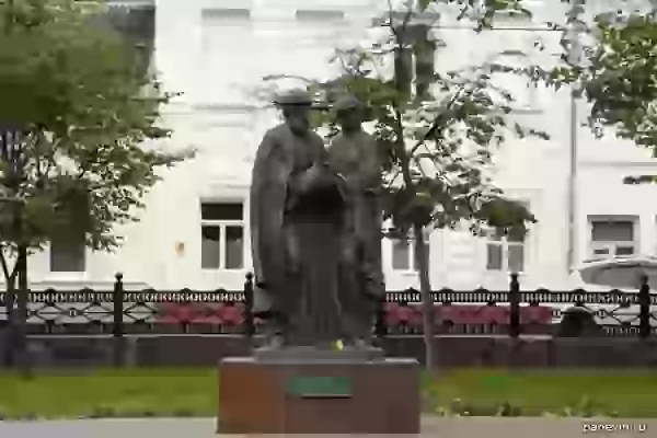 Памятник благоверным Петру и Февронии Муромским фото - Тула